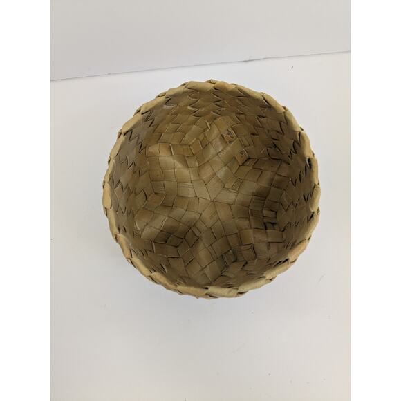 Handwoven Hawaiian Lauhala 6-Point Star Basket - Picture 5 of 8